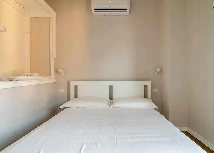 アパート Peroni With Swimming Pool *